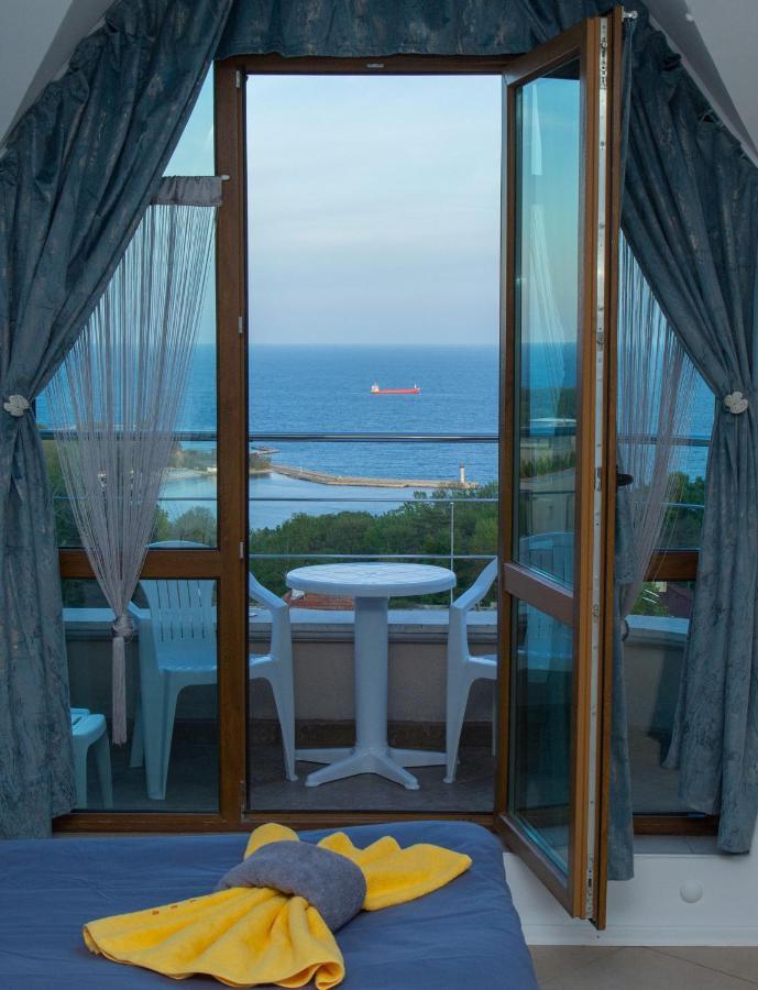 Black Sea Narcissus - Quiet Studio With Amazing Sea View Varna Exterior foto