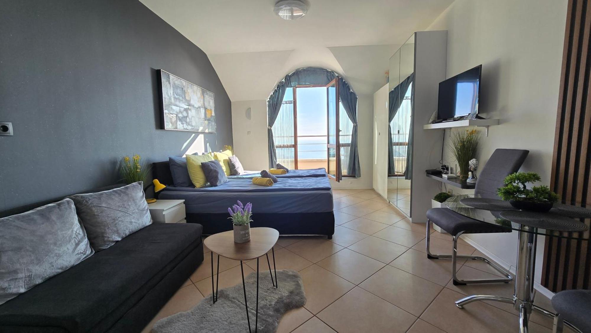 Black Sea Narcissus - Quiet Studio With Amazing Sea View Varna Exterior foto